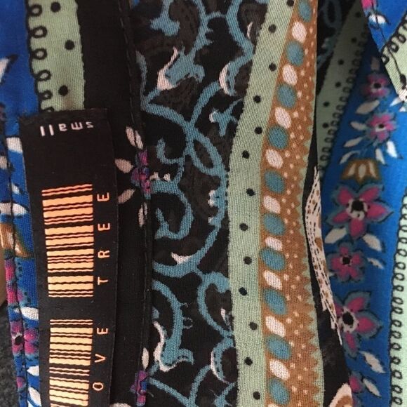 Love ❤️ Tree 🌲 Woman’s Blouse S NWOT - Picture 7 of 7